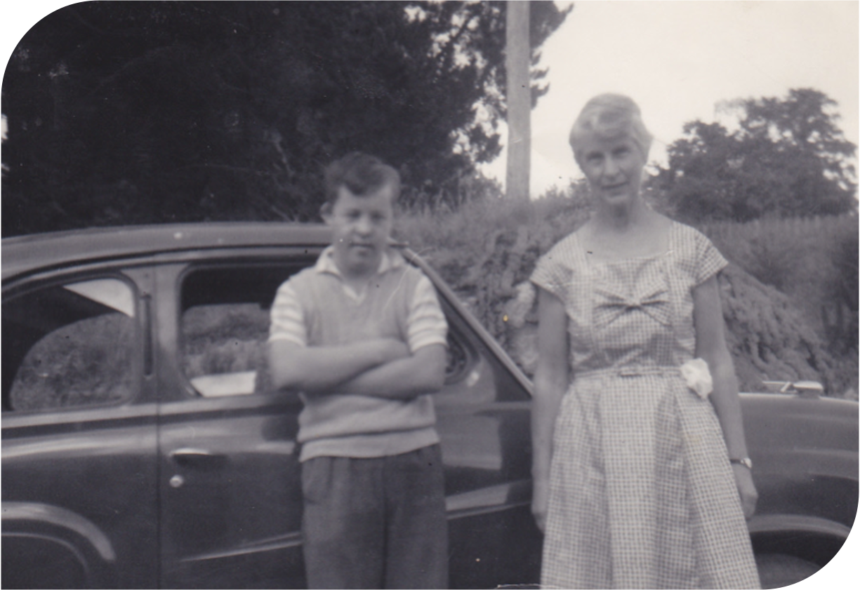 Roddy with aunt Marjorie Allan